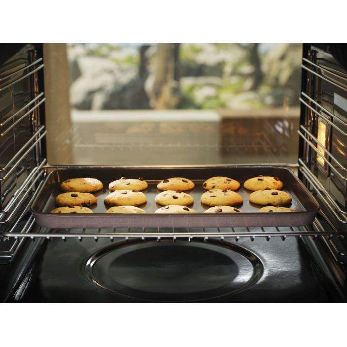Multipurpose, non-stick Easy2Clean Everyday Oven Tray.