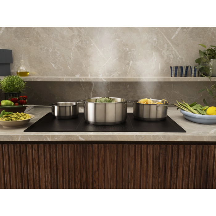 Designed to cook on all hobs, and even in the oven.