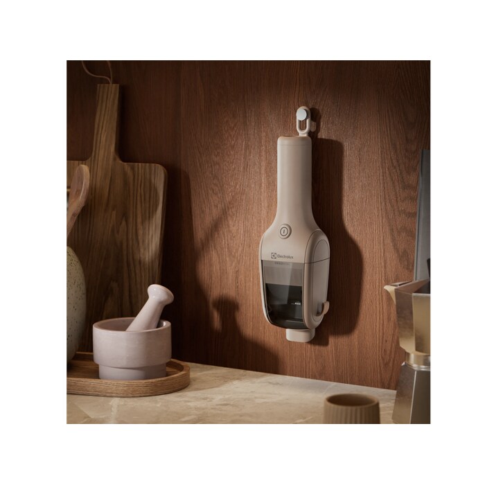 Powerful and practical handheld cleaner weighing just 0,55kg